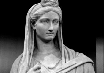 Statue of an ancient Roman woman